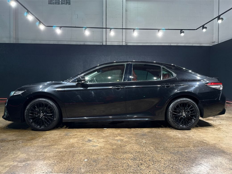 2021 Toyota Camry WS BLACK EDITION - HYBRID - 18'' ALLOY WHEELS - RED LEATHER INTERIOR - ELECTRIC SEATS - REAR CAMERA €26,950