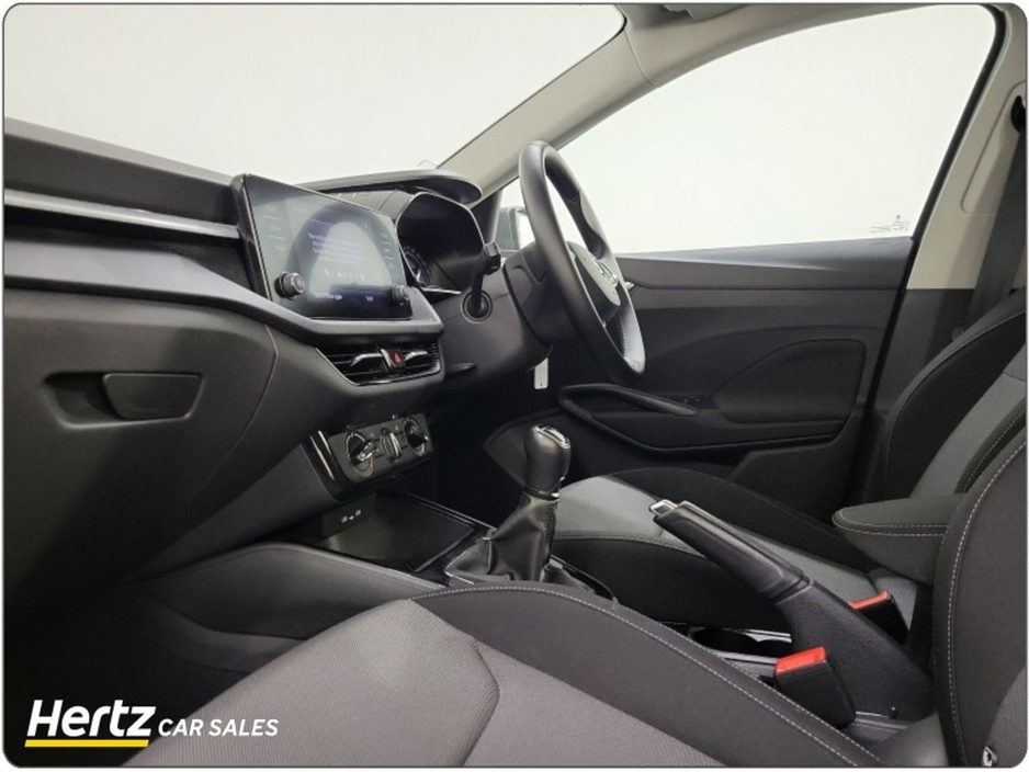 2024 Skoda Fabia - image 4