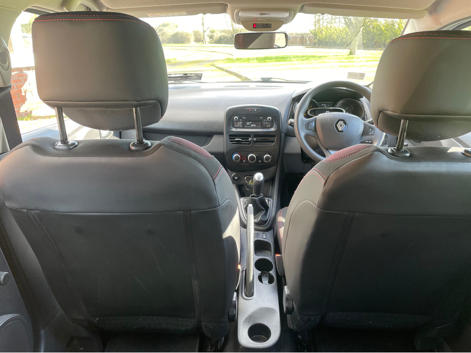 2016 Renault Clio - image 12