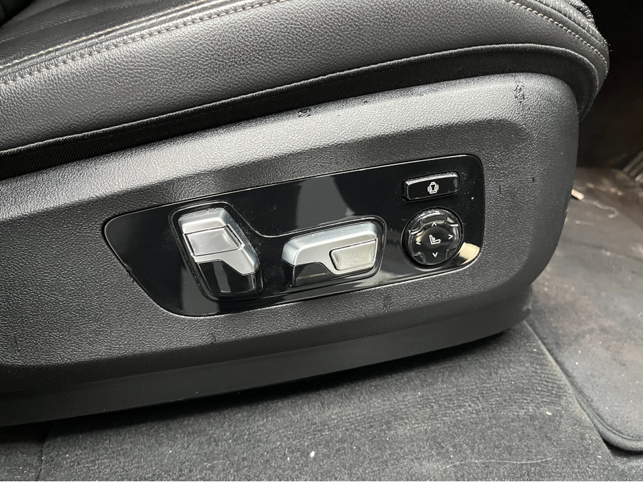 2021 BMW X5 - image 17