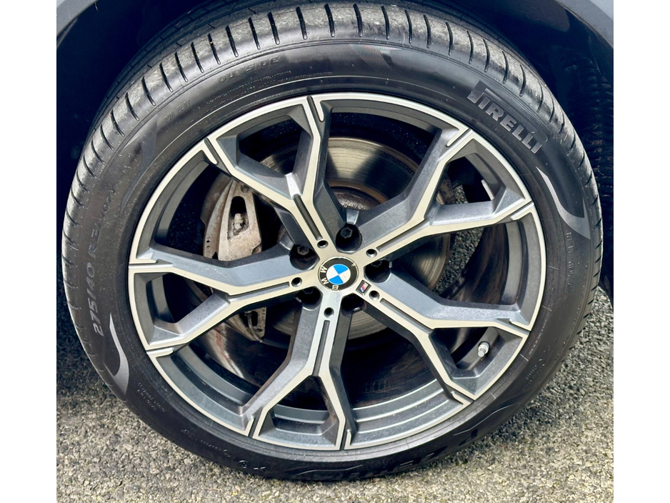 2019 BMW X5 - image 24