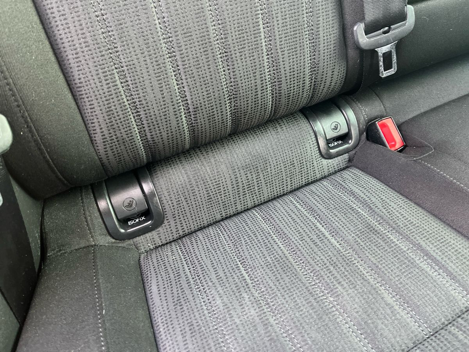 2021 Skoda Octavia - image 13