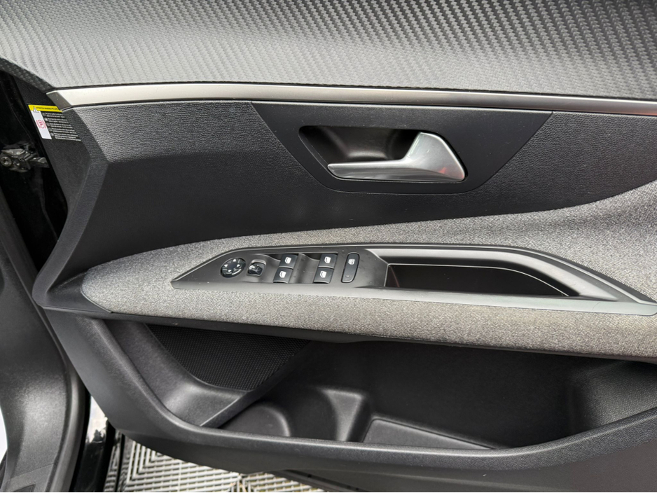2019 Peugeot 3008 - image 26