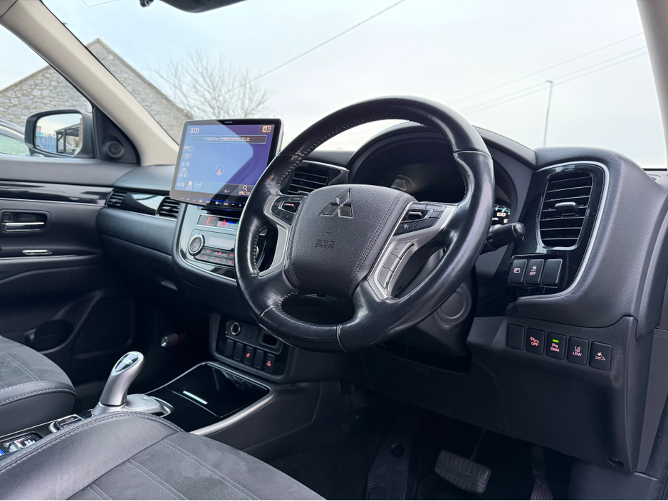 2019 Mitsubishi Outlander - image 5