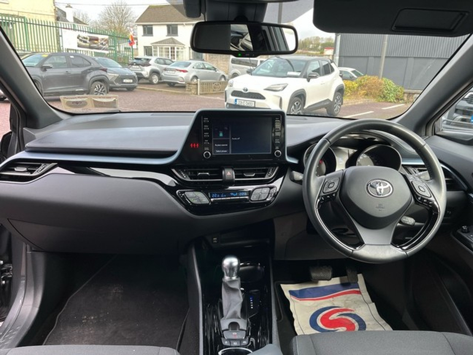 2022 Toyota C-HR - image 8