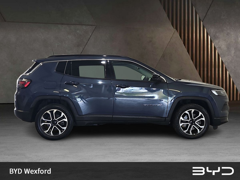 2023 Jeep Compass - image 15