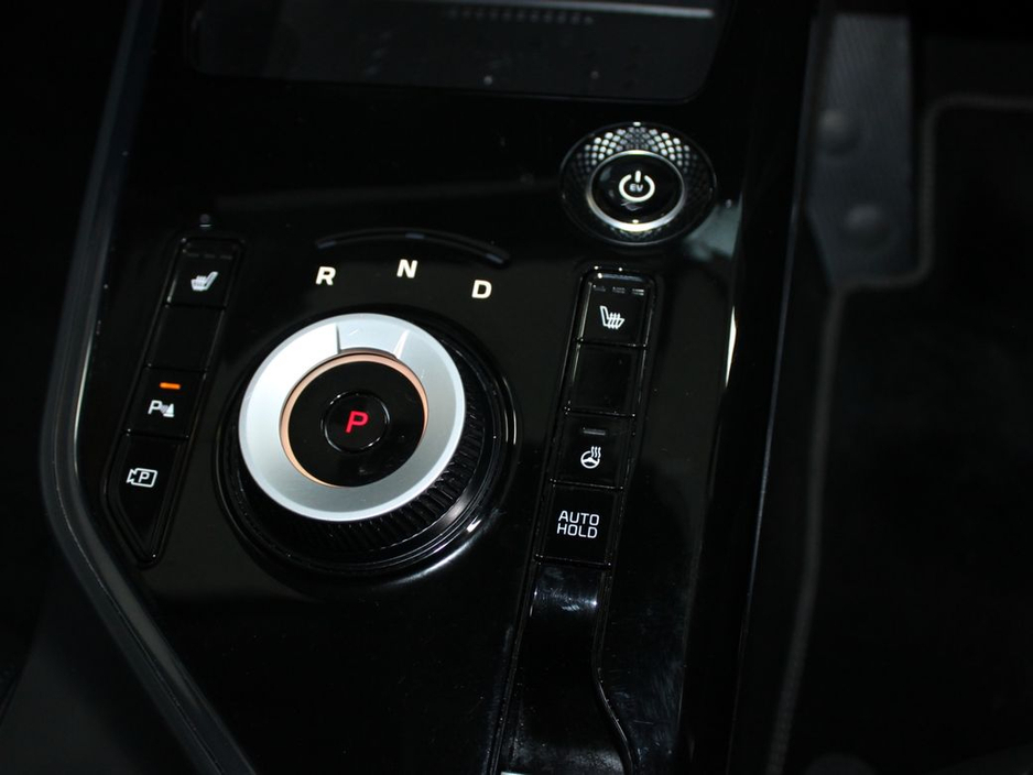 2023 Kia Niro - image 22