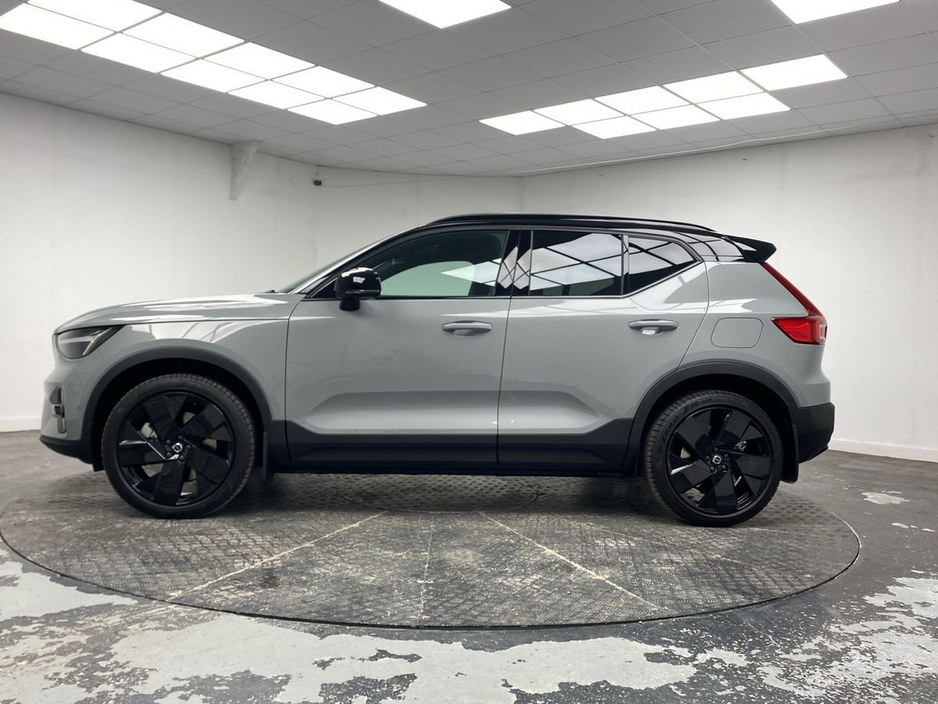 2026 Volvo EX40 - image 7