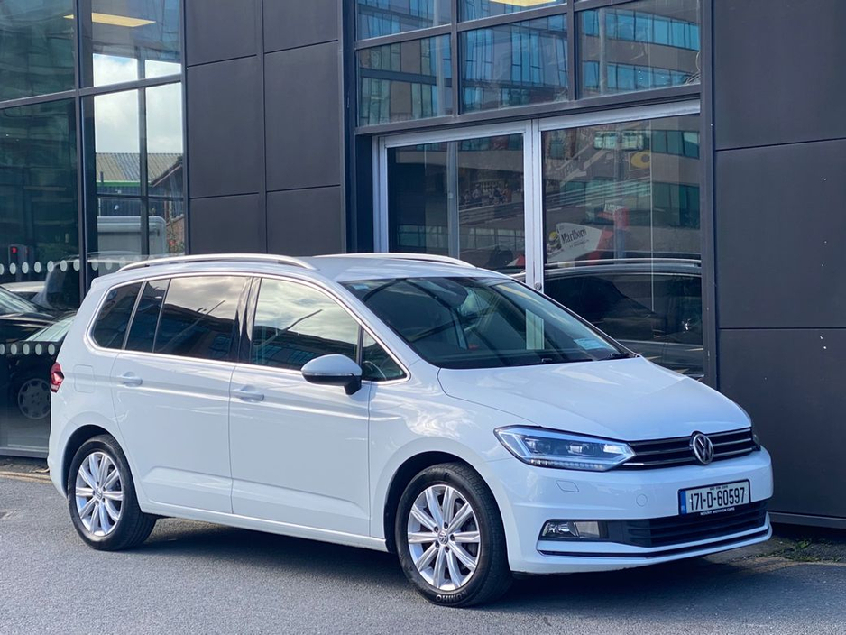 2017 Volkswagen Touran - image 3
