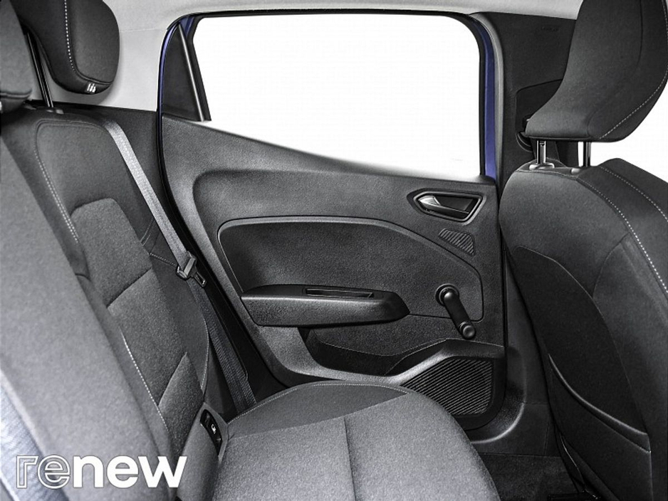 2022 Renault Clio - image 12