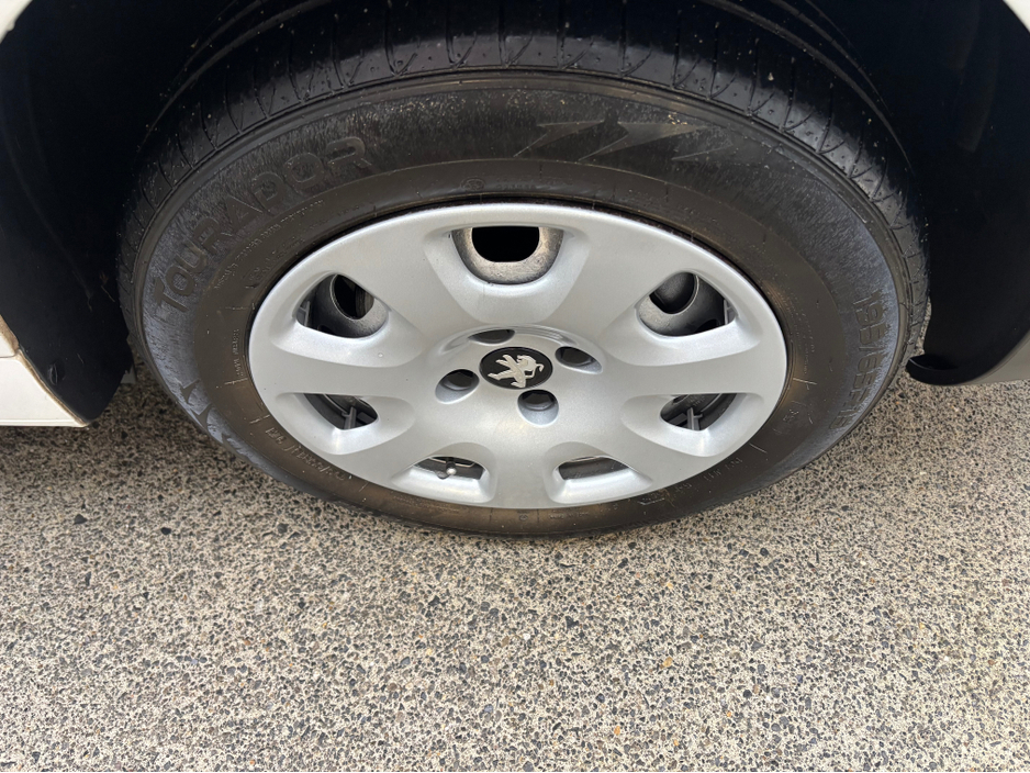 2016 Peugeot Partner - image 7