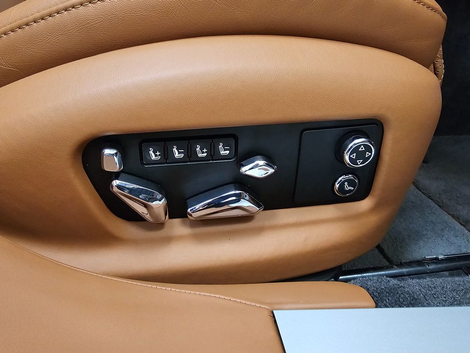 2022 Bentley Flying Spur V6 Hybrid Auto // Racing Green €164,950