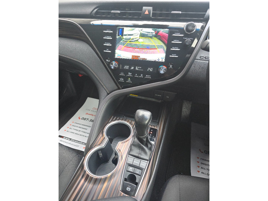 2020 Toyota Camry - image 24