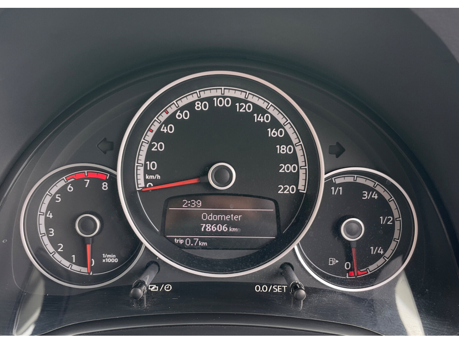 2018 Volkswagen up! - image 9