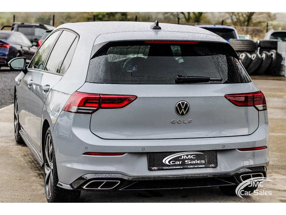 2024 Volkswagen Golf - image 9