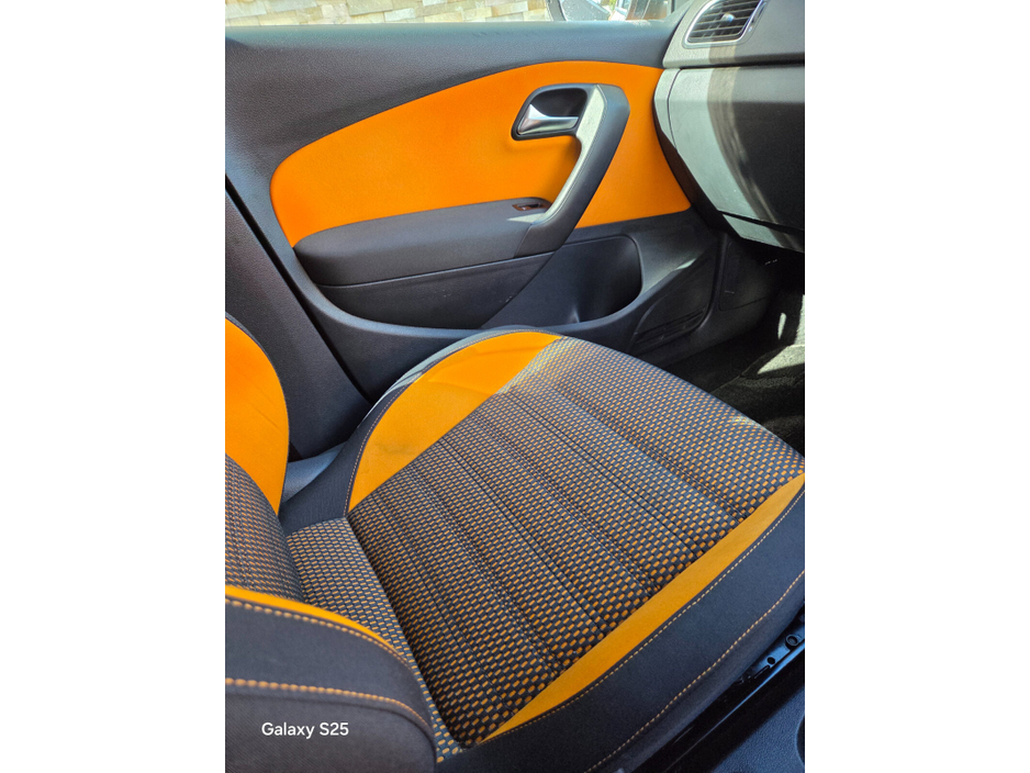 2012 Volkswagen Polo - image 13