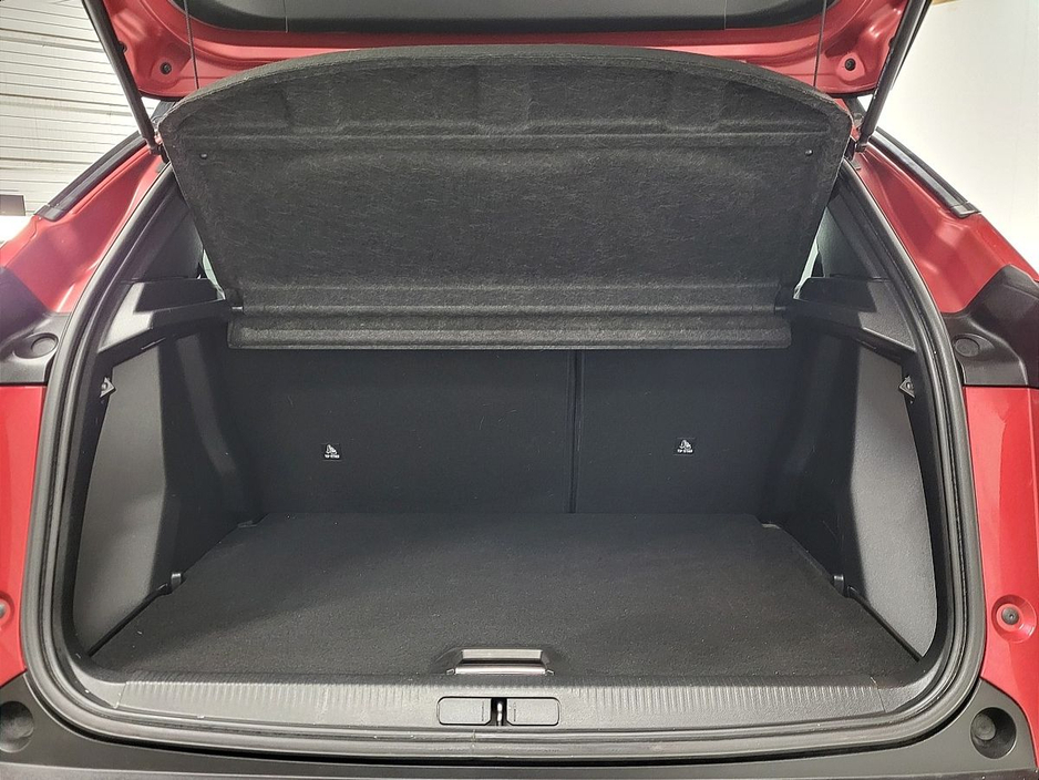 2020 Peugeot 2008 - image 9