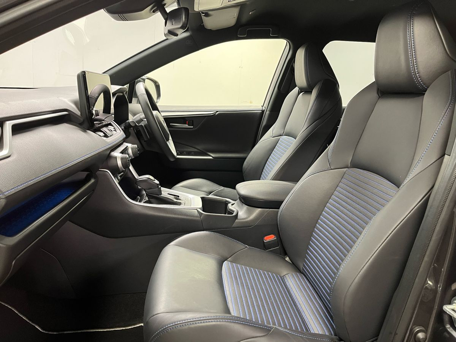 2025 Toyota Rav4 - image 18