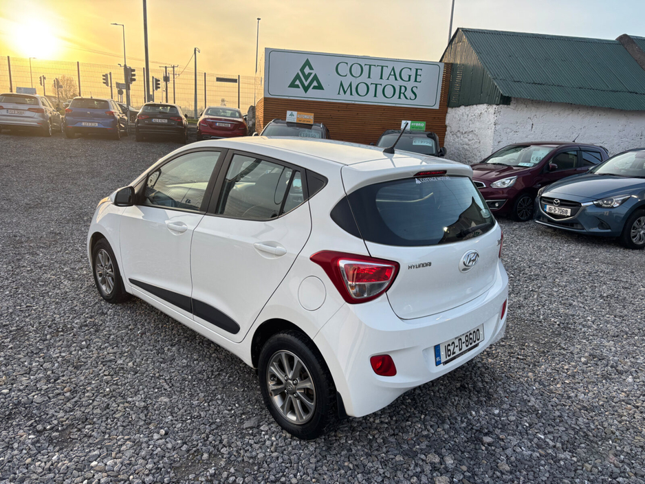 2016 Hyundai i10 - image 13