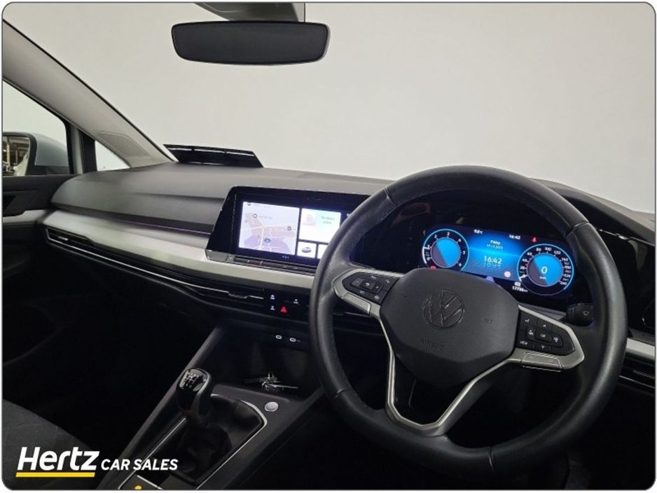 2023 Volkswagen Golf LIFE 2.0 TDI 115HP Diesel Manual €26,995