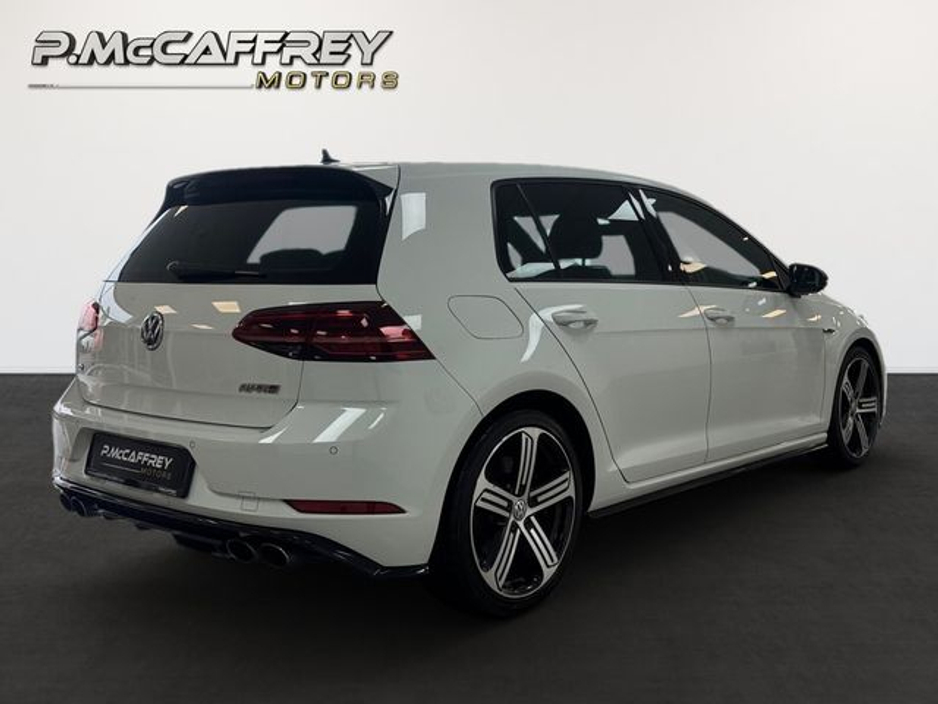 2017 Volkswagen Golf - image 5