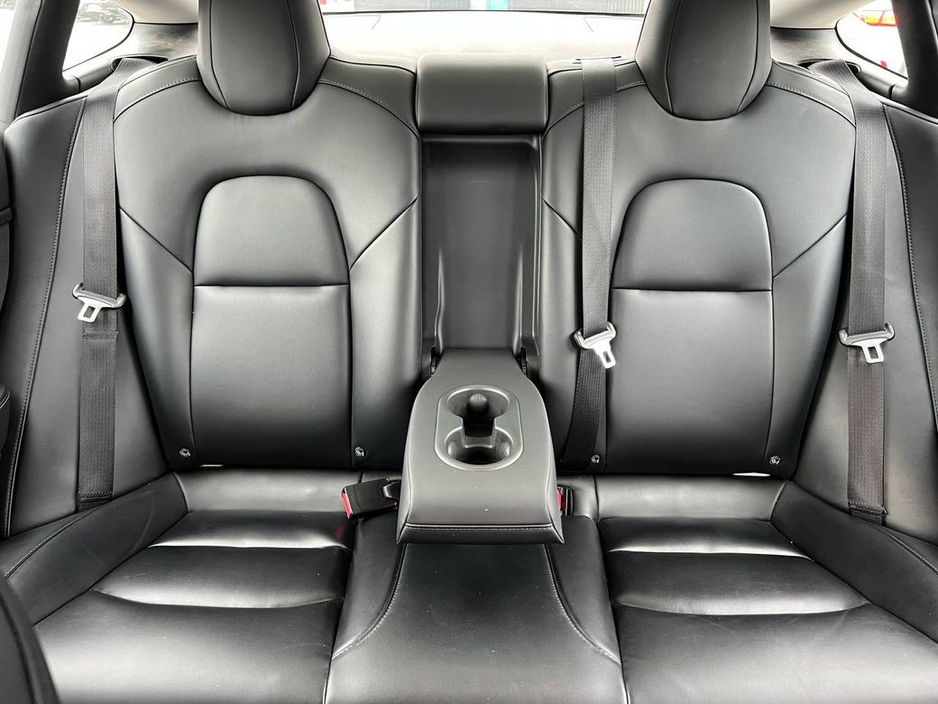 2022 Tesla Model 3 - image 9