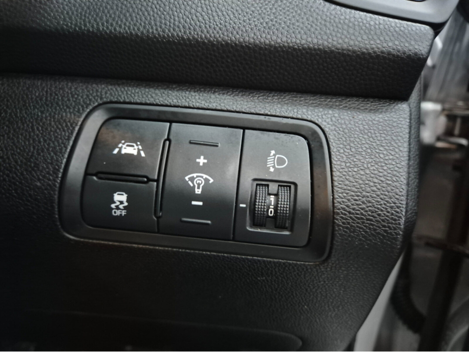 2016 Hyundai i20 - image 6