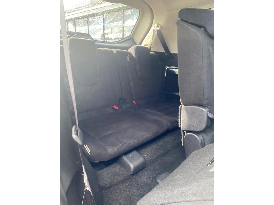 2017 Nissan X-Trail - image 8