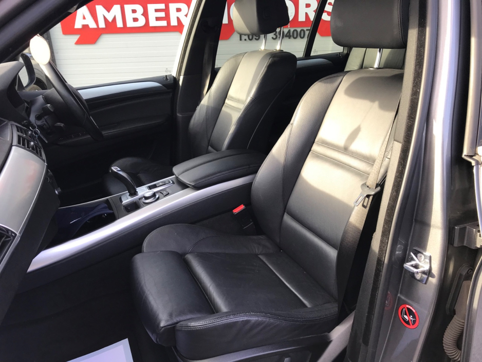 2009 BMW X5 - image 25