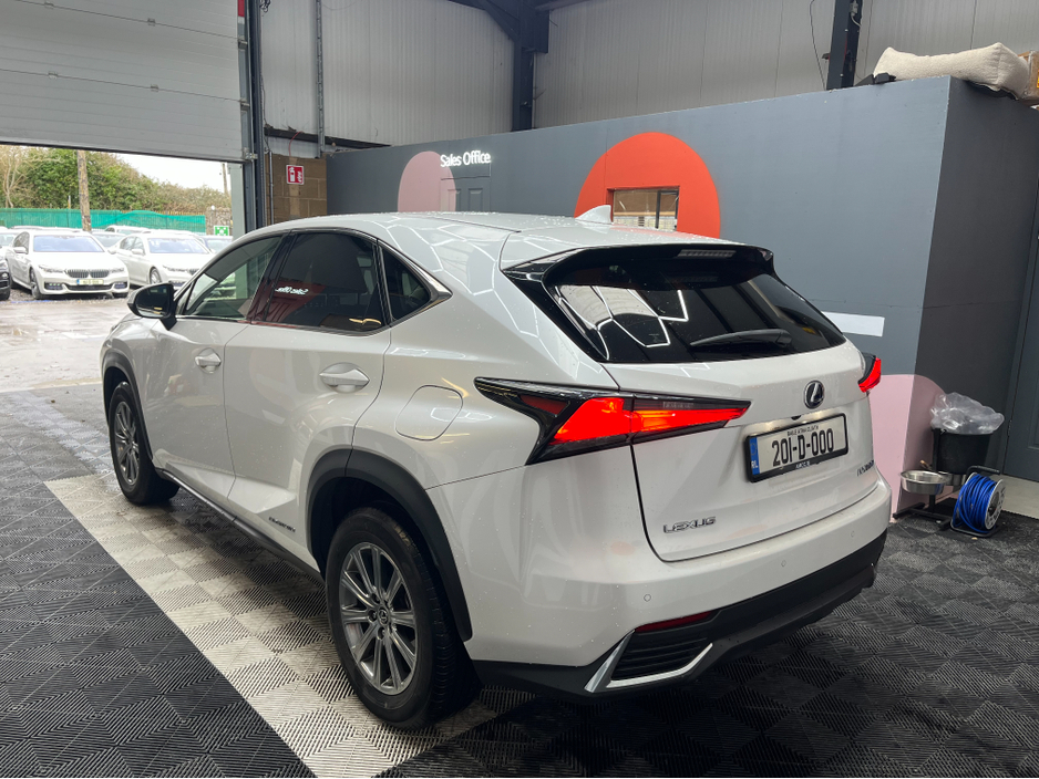 2020 Lexus NX 300 h - image 4