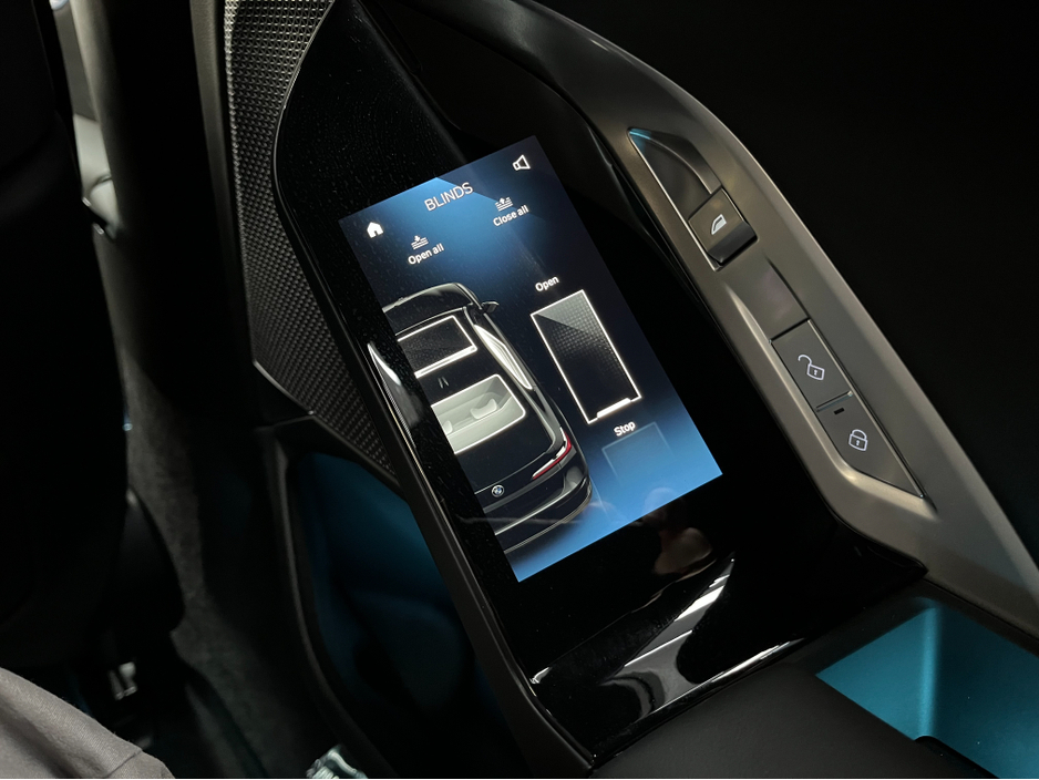 2025 BMW i7 - image 30