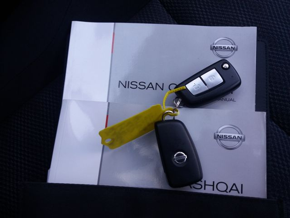 2020 Nissan Qashqai - image 2