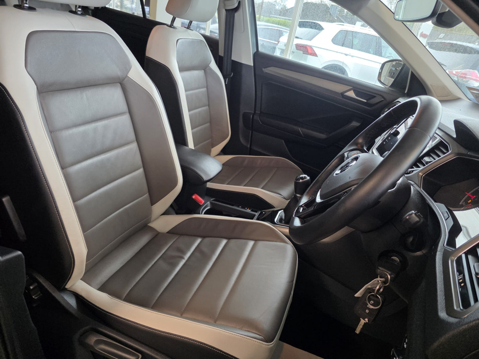 2022 Volkswagen T-Roc - image 10