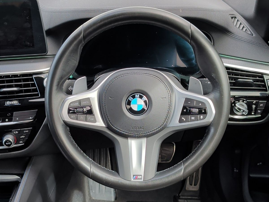 2021 BMW 5 Series - image 4