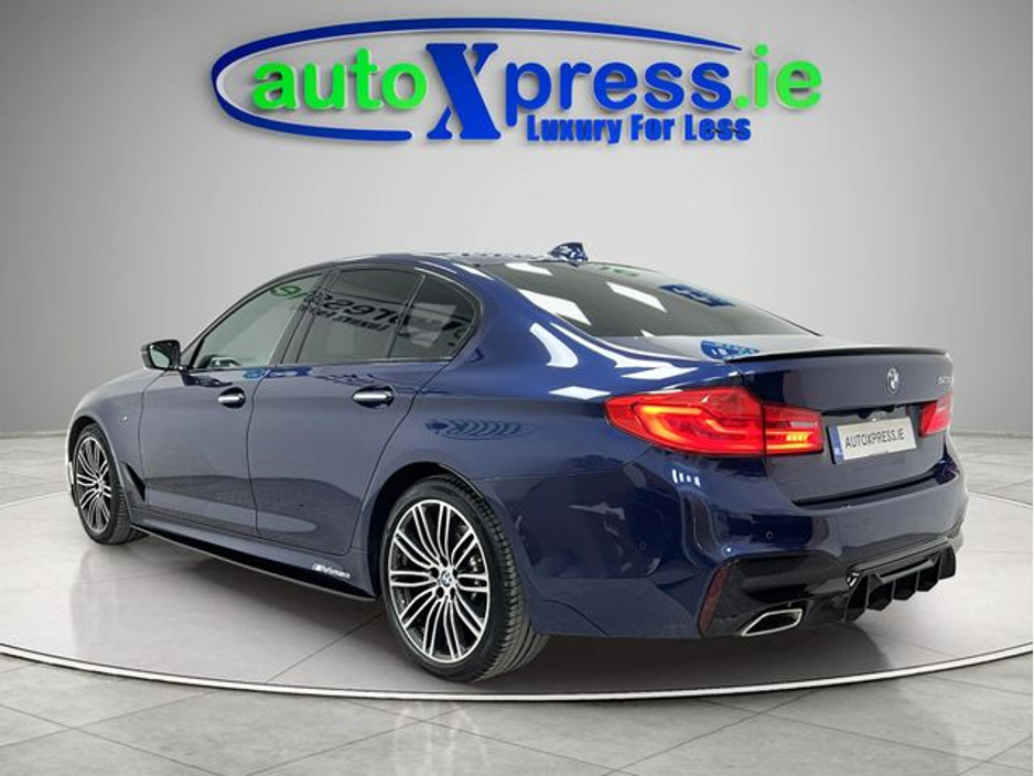 2018 BMW 5 Series - image 11