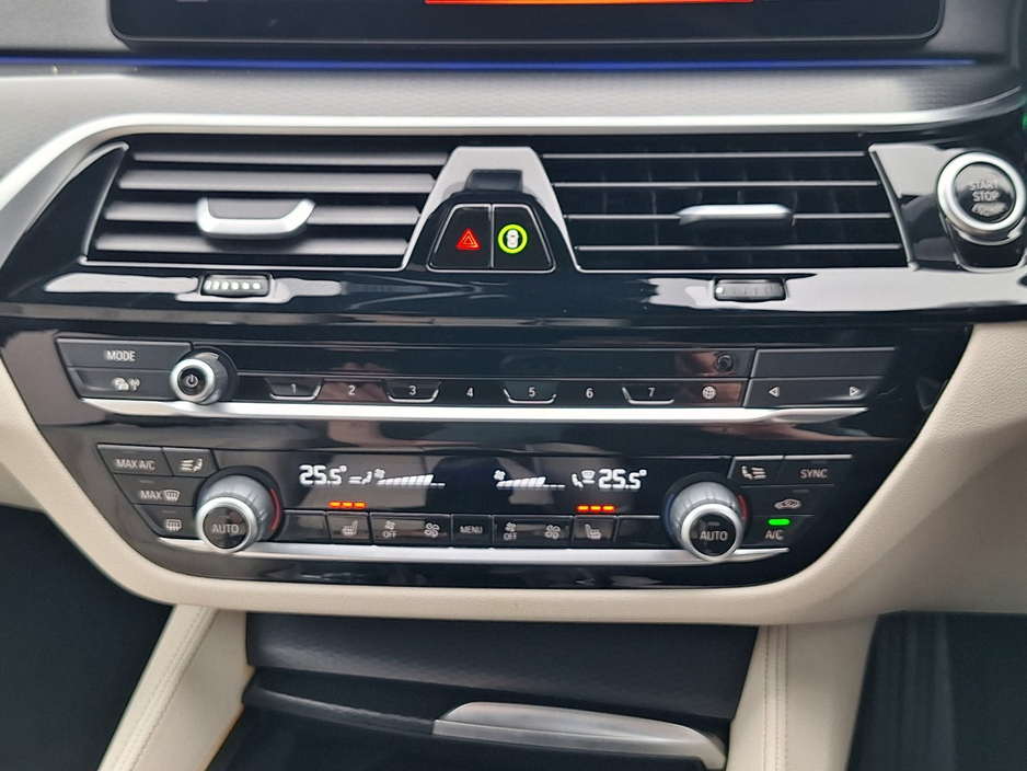 2023 BMW 5 Series - image 20