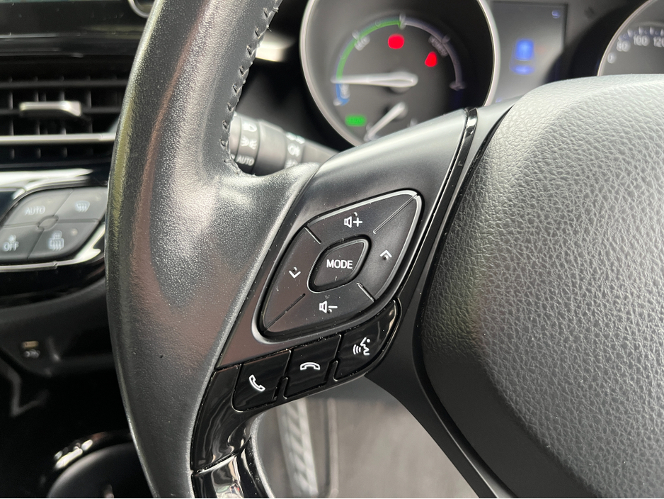 2020 Toyota C-HR - image 22