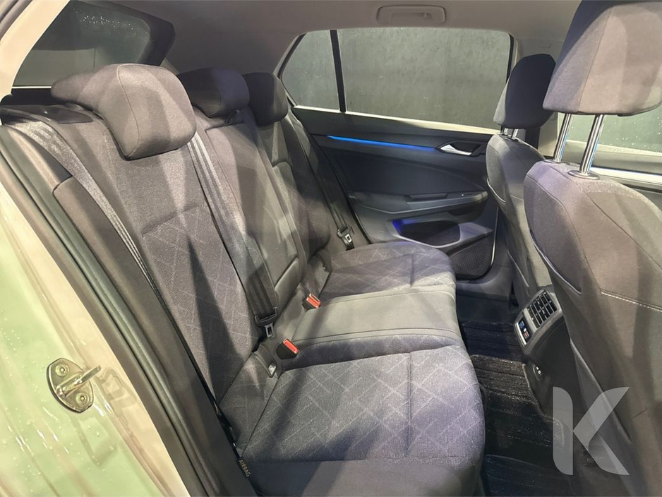 2021 Volkswagen Golf - image 18