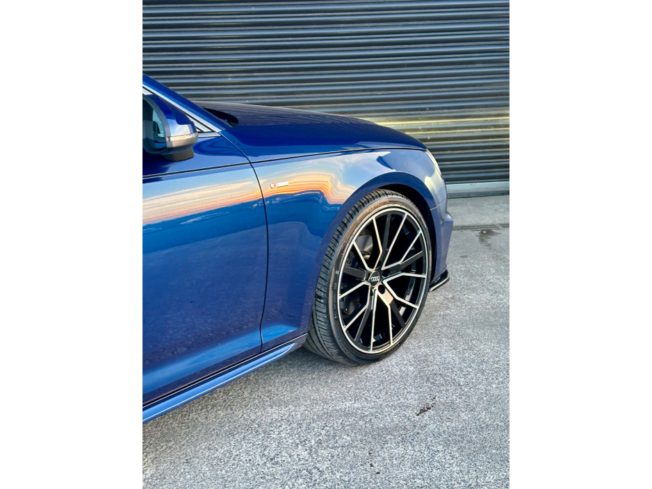 2018 Audi A4 - image 11