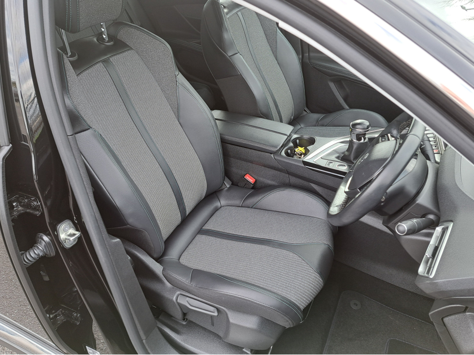 2022 Peugeot 3008 - image 13