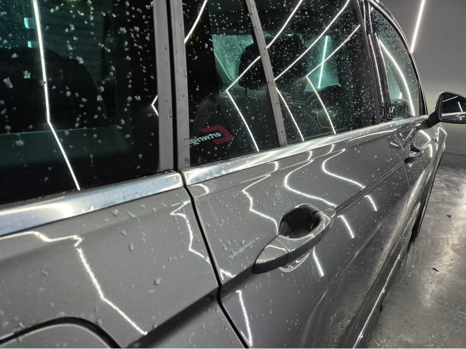 2020 Volkswagen Tiguan - image 14