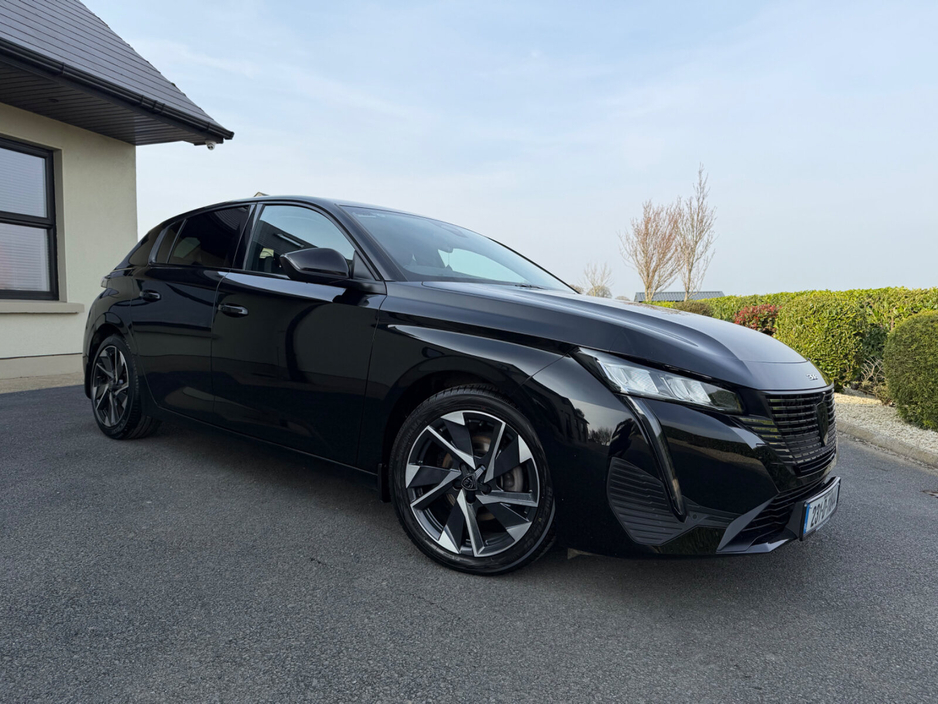 2023 Peugeot 308 - image 6