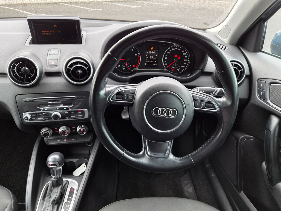 2016 Audi A1 - image 9