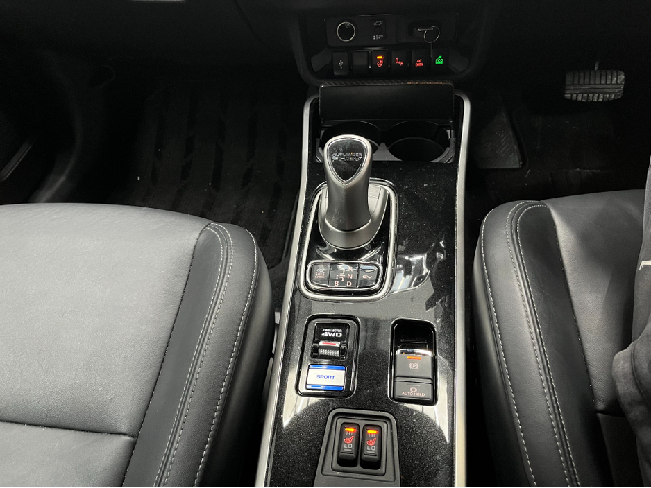2020 Mitsubishi Outlander €23950! 2020 MITSUBISHI OUTLANDER PHEV G PLUS PACKAGE 2.4 AUTOMATIC / CRUISE CONTROL / 360° PARKING CAMERA / ELECTRIC HEATED SEATS / HEATED STEERING WHEEL / PADDLE SHIFTERS €23,950