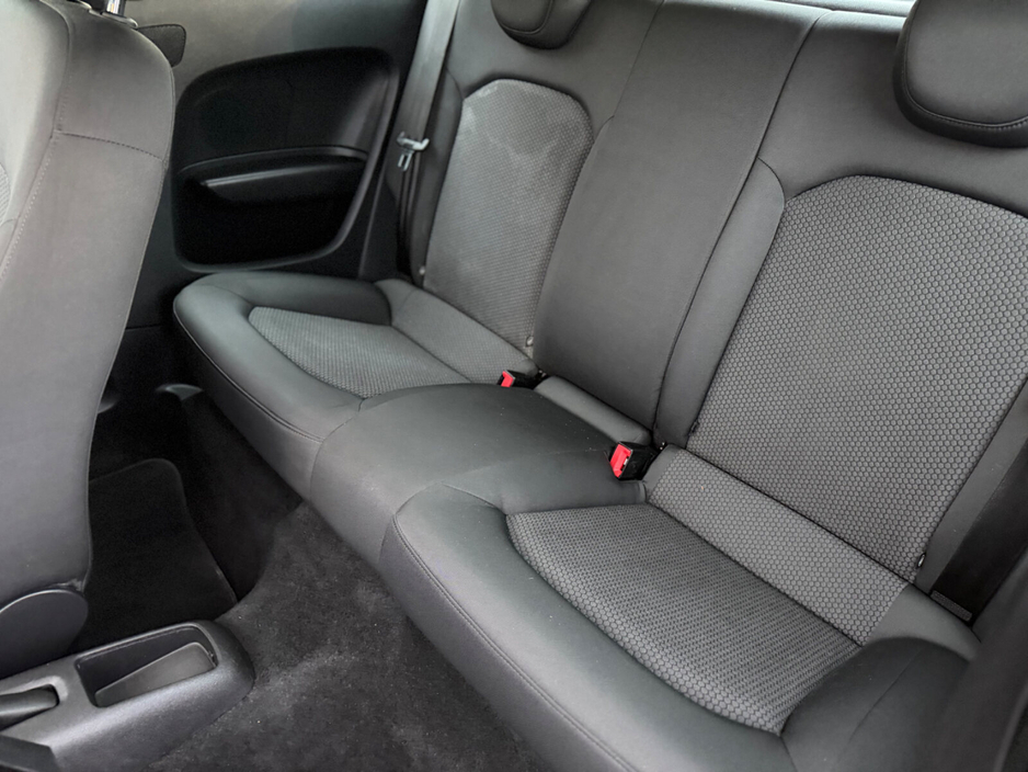 2014 Audi A1 - image 14