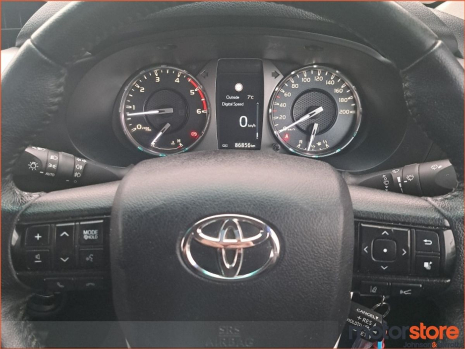 2021 Toyota Hilux HILUX 2.8 DOUBLE CAB SR5 4 DR €37,900