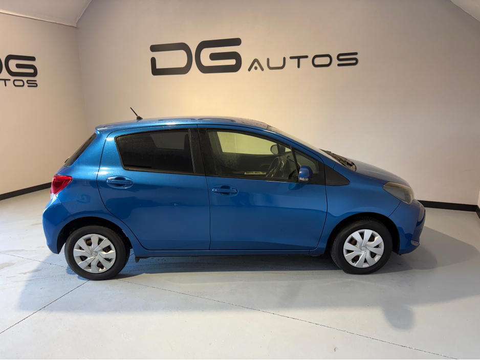 2015 Toyota Vitz LOW KMS - NEW NCT - REVERSE CAMERA €8,950