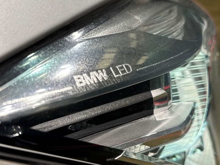 2016 BMW 3 Series - image 10