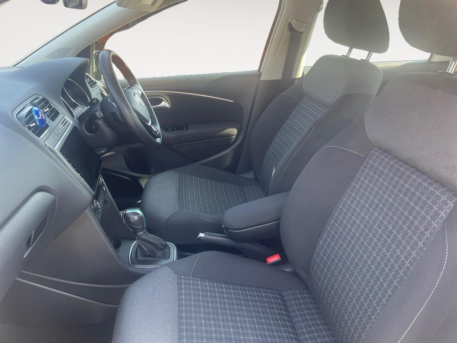 2016 Volkswagen Polo - image 14