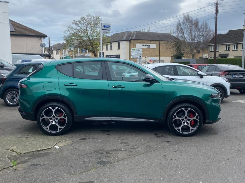 2025 Alfa Romeo Tonale - image 5